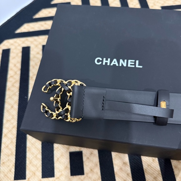 Chanel Women\'s Black Belt SZ 90 main image 5